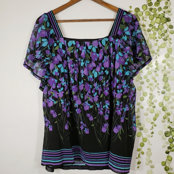 Apt. 9 Tops - 🌟Closet Closing🌟 Square Neck Floral Top